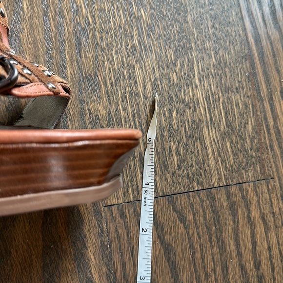 Guess platforms - Picture 6 of 7